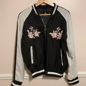 Bomber jacket with embroidery